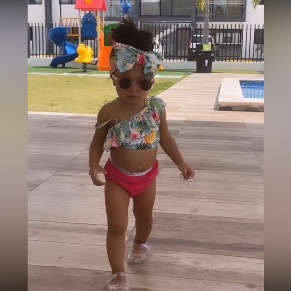 3 pieces bathing suit toddler girl size 12 months.